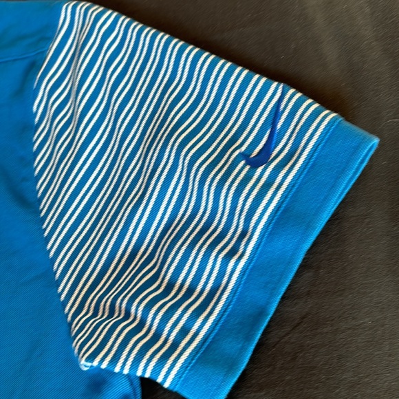 Nike Golf Shirt - Picture 3 of 4